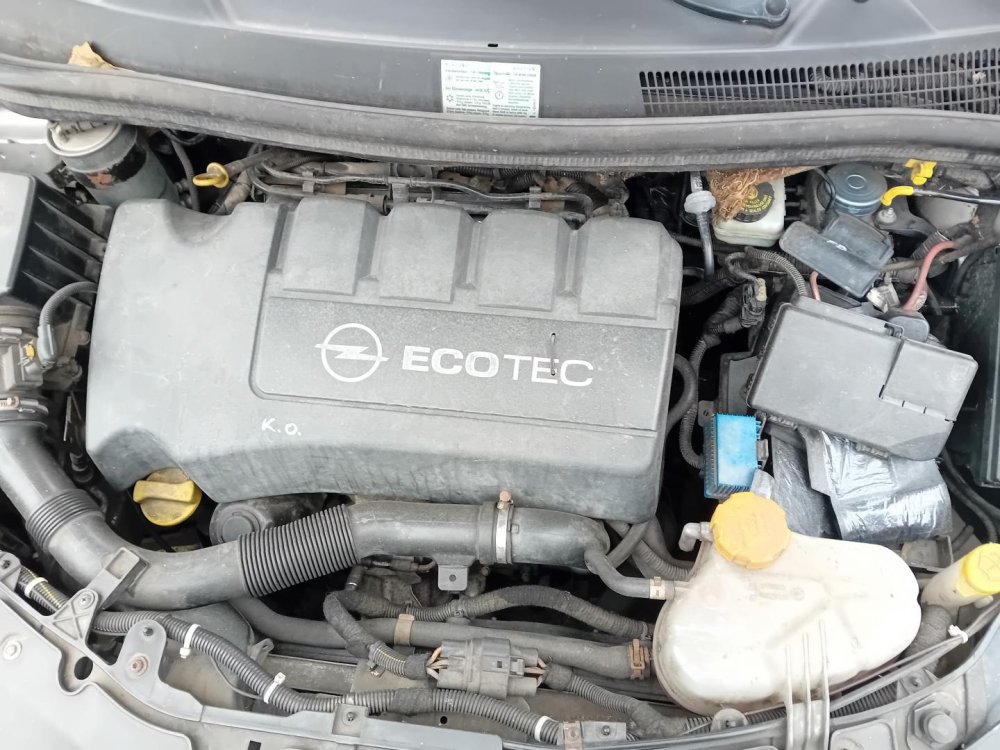 Opel Corsa D 1.3 ( Z13DTJ ) 55kW r.2007 stříbrná Z157 na náhradní díly