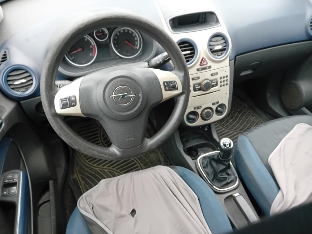 Opel Corsa D 1.3 ( Z13DTJ ) 55kW r.2007 stříbrná Z157 na náhradní díly