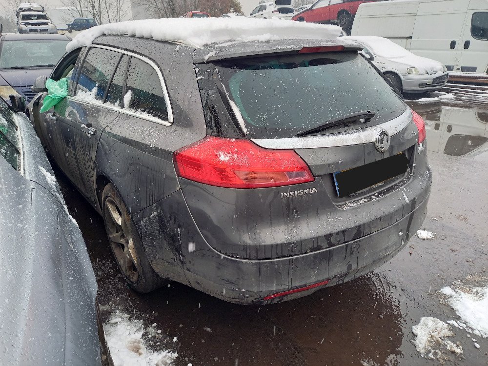 Opel Insignia 2.0 CDTI ( A20DTH ) 118kW r.2010 šedá na náhradní díly 