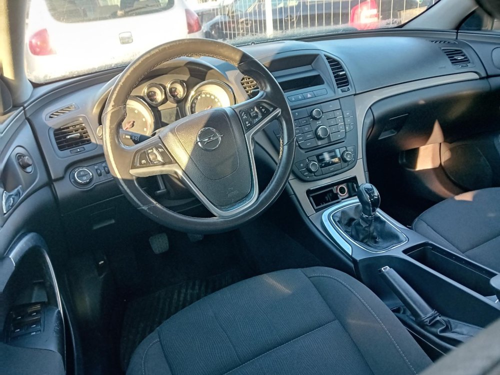 Opel Insignia 2.0 CDTI ( A20DTH ) 96kW r.2009 šedá Z177 na náhradní díly