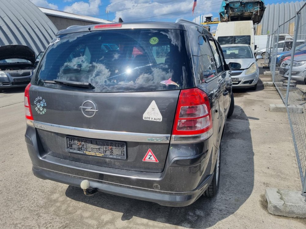 Opel Zafira B 1.6 CNG ( Z16XNT ) 110kW r.2009 šedá Z177 na náhradní díly