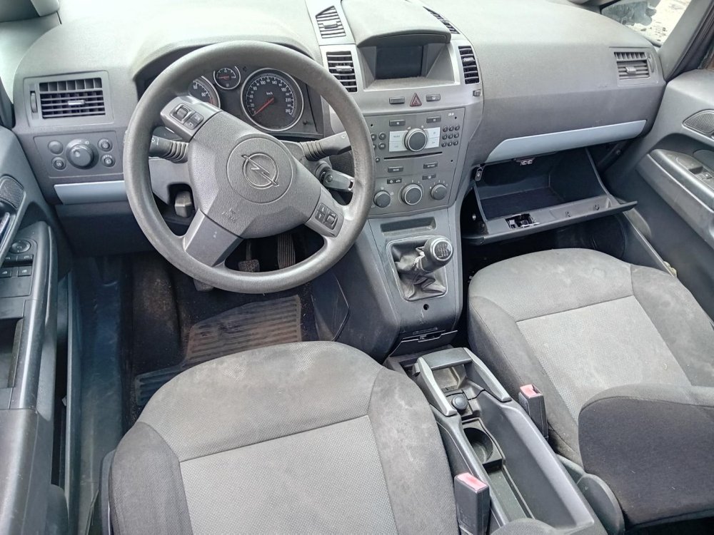 Opel Zafira B 2.2 16V ( Z22YH ) 110kW r.2007 stříbrná Z157 na náhradní díly