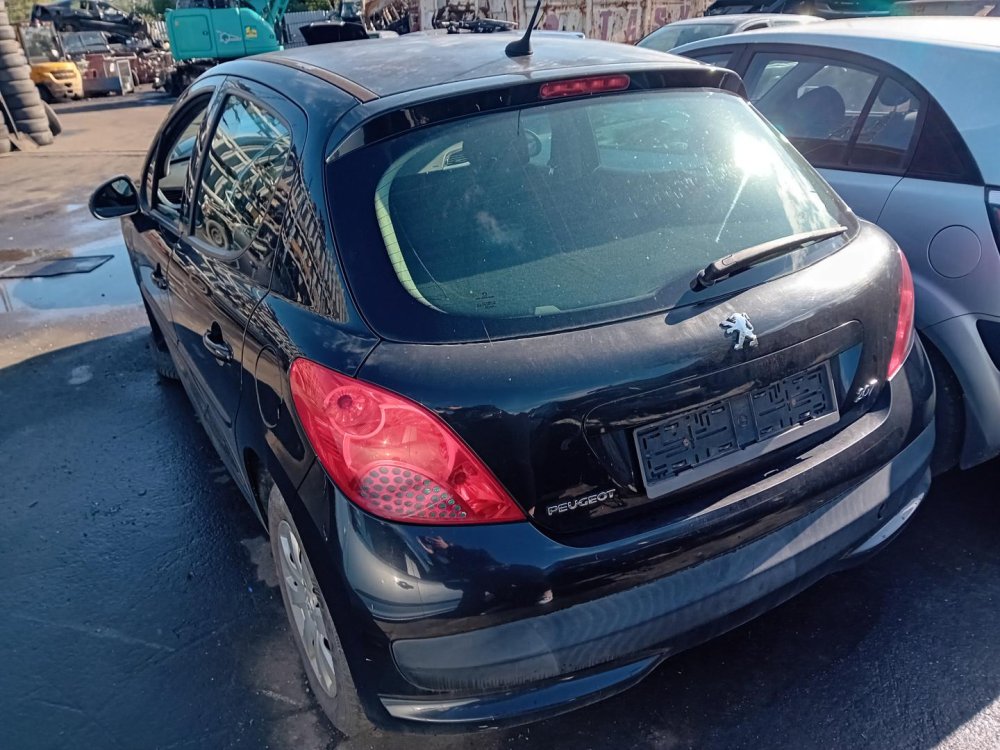Peugeot 207 1.4 ( 8FS ) 70kW r.2007 černá na náhradní díly
