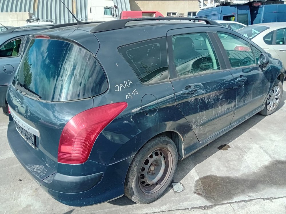 Peugeot 308 1.6 HDI ( 9HX ) 66kW r.2008 šedá na náhradní díly