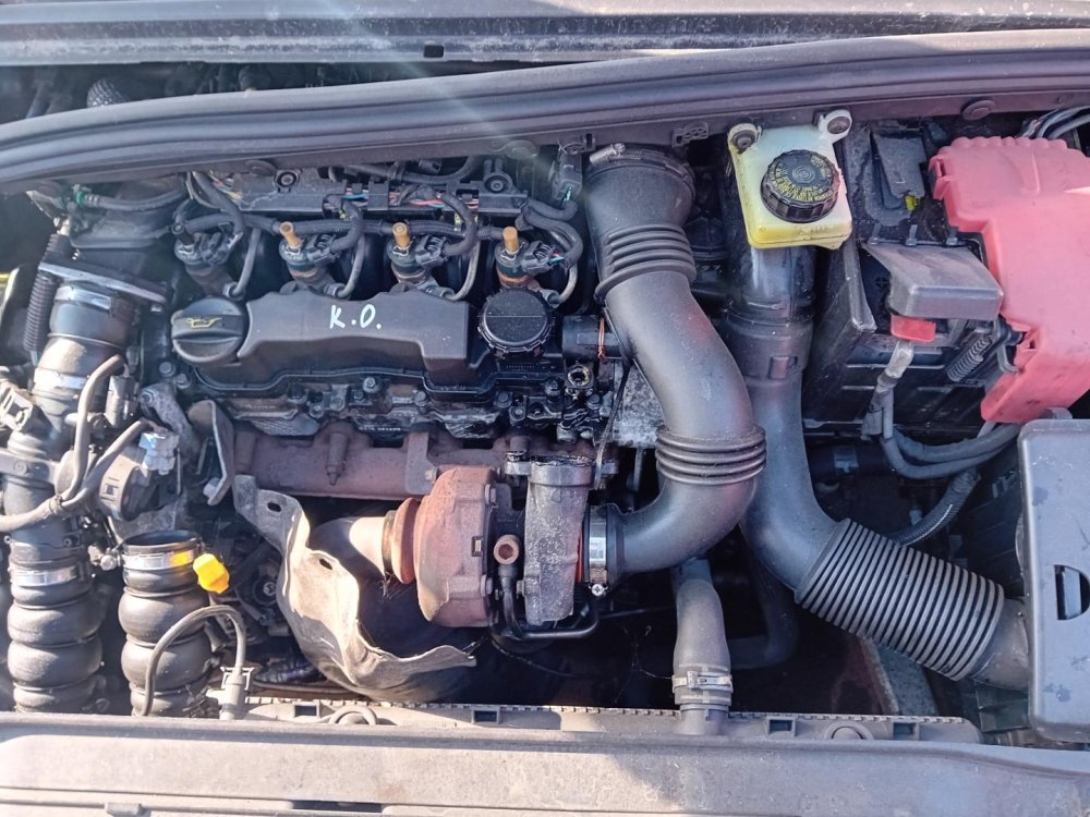 Peugeot 308 1.6 HDI ( 9HZ ) 80kW r.2009 šedá na náhradní díly