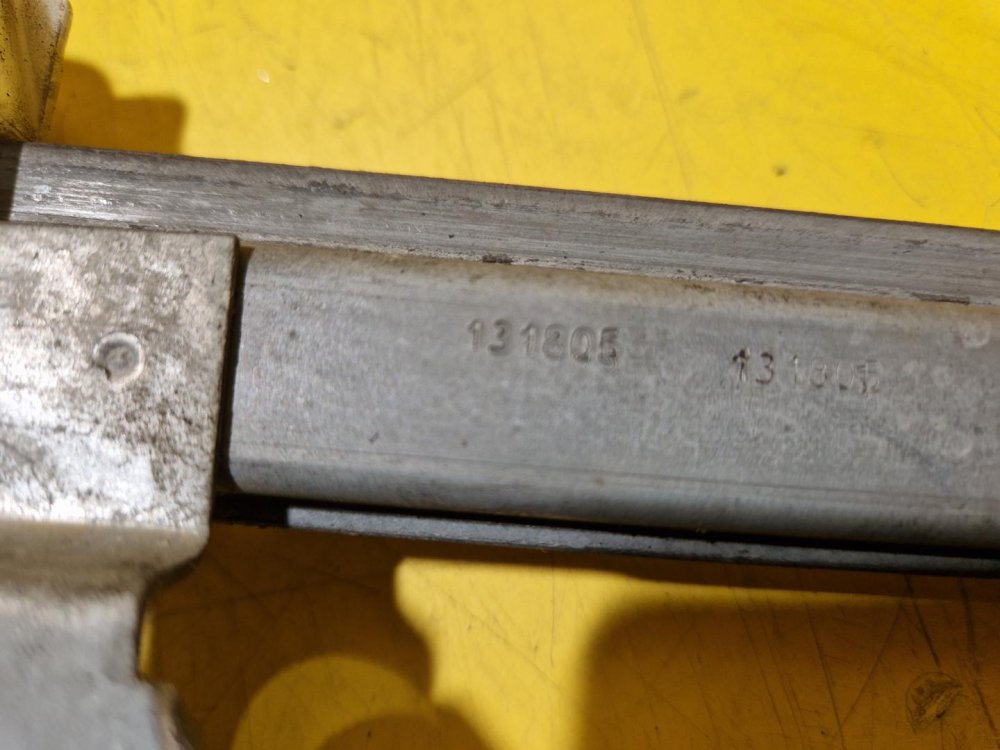 PRAVÁ PŘEDNÍ STAHOVAČKA OKNA S MOTORKEM 101448200 - ŠKODA OCTAVIA I - 18809 PRAVÁ PŘEDNÍ STAHOVAČKA OKNA S MOTORKEM 101448200 - ŠKODA OCTAVIA I - 18809