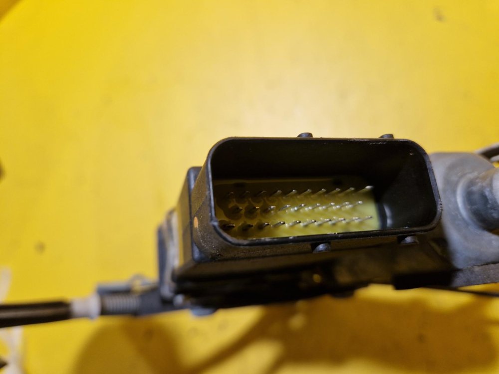 PRAVÁ PŘEDNÍ STAHOVAČKA OKNA S MOTORKEM 101448203 - ŠKODA OCTAVIA I - 18595 PRAVÁ PŘEDNÍ STAHOVAČKA OKNA S MOTORKEM 101448203 - ŠKODA OCTAVIA I - 18595