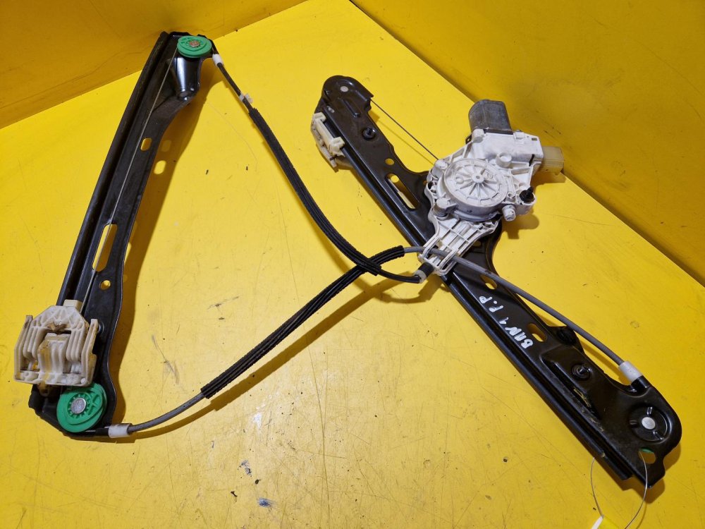 PRAVÁ PŘEDNÍ STAHOVAČKA OKNA S MOTORKEM 996625101 - BMW 1 E87 (2003-2011) - 18603 PRAVÁ PŘEDNÍ STAHOVAČKA OKNA S MOTORKEM 996625101 - BMW 1 E87 (2003-2011) - 18603