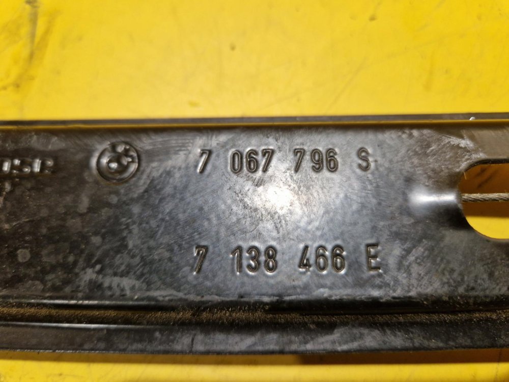 PRAVÁ PŘEDNÍ STAHOVAČKA OKNA S MOTORKEM 996625101 - BMW 1 E87 (2003-2011) - 18603 PRAVÁ PŘEDNÍ STAHOVAČKA OKNA S MOTORKEM 996625101 - BMW 1 E87 (2003-2011) - 18603