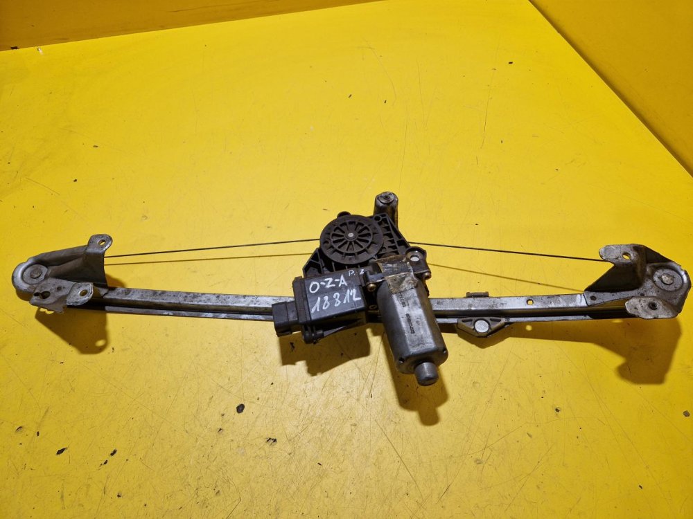 PRAVÁ ZADNÍ STAHOVAČKA OKNA S MOTORKEM 119804106 OPEL ZAFIRA A - 18812 PRAVÁ ZADNÍ STAHOVAČKA OKNA S MOTORKEM 119804106 OPEL ZAFIRA A - 18812