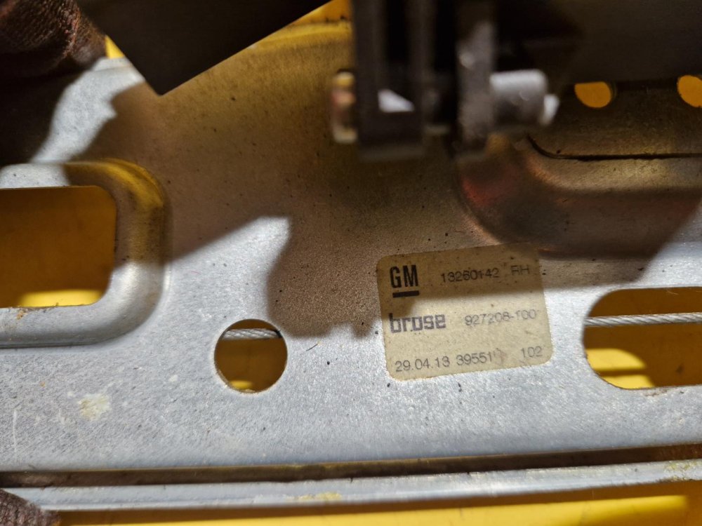 PRAVÁ ZADNÍ STAHOVAČKA OKNA 13260142 - OPEL ZAFIRA C - 18808 PRAVÁ ZADNÍ STAHOVAČKA OKNA 13260142 - OPEL ZAFIRA C - 18808