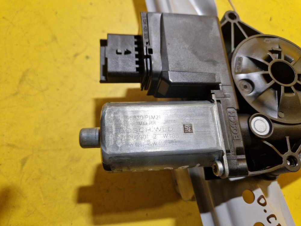 PRAVÁ ZADNÍ STAHOVAČKA OKNA S MOTORKEM  20200901 OPEL CROSSLAND - 18244