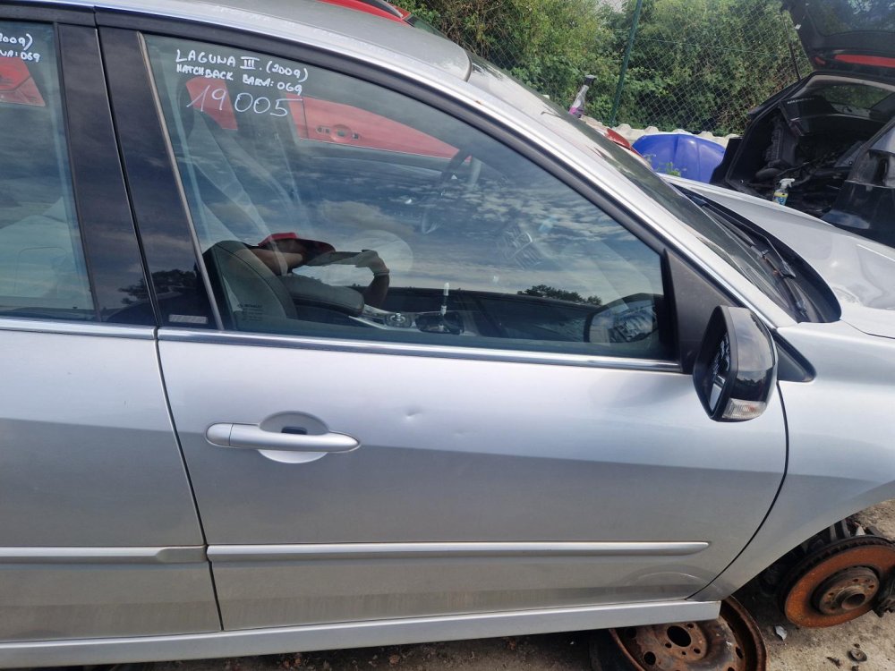 PRAVÉ PŘEDNÍ DVEŘE RENAULT LAGUNA III, STŘÍBRNÁ 069 - 19005