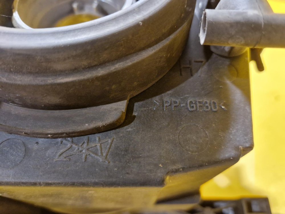 PRAVÉ PŘEDNÍ SVĚTLO BMW 3, E46 - 20036 PRAVÉ PŘEDNÍ SVĚTLO BMW 3, E46 - 20036