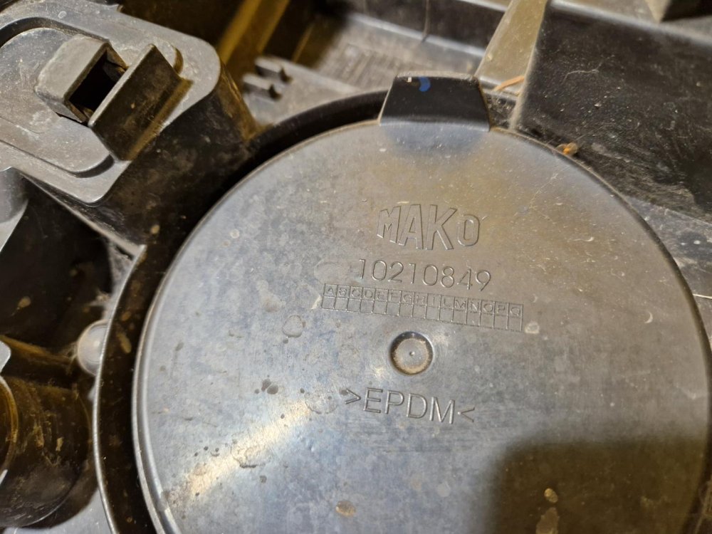 PRAVÉ PŘEDNÍ SVĚTLO FIAT DOBLO II (263) / OPEL COMBO D - 18967 PRAVÉ PŘEDNÍ SVĚTLO FIAT DOBLO II (263) / OPEL COMBO D - 18967