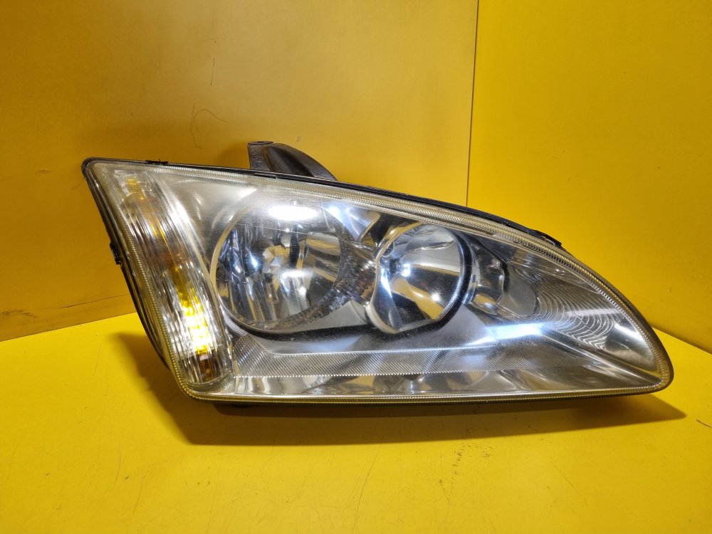 PRAVÉ PŘEDNÍ SVĚTLO FORD FOCUS II CHROM - 17813