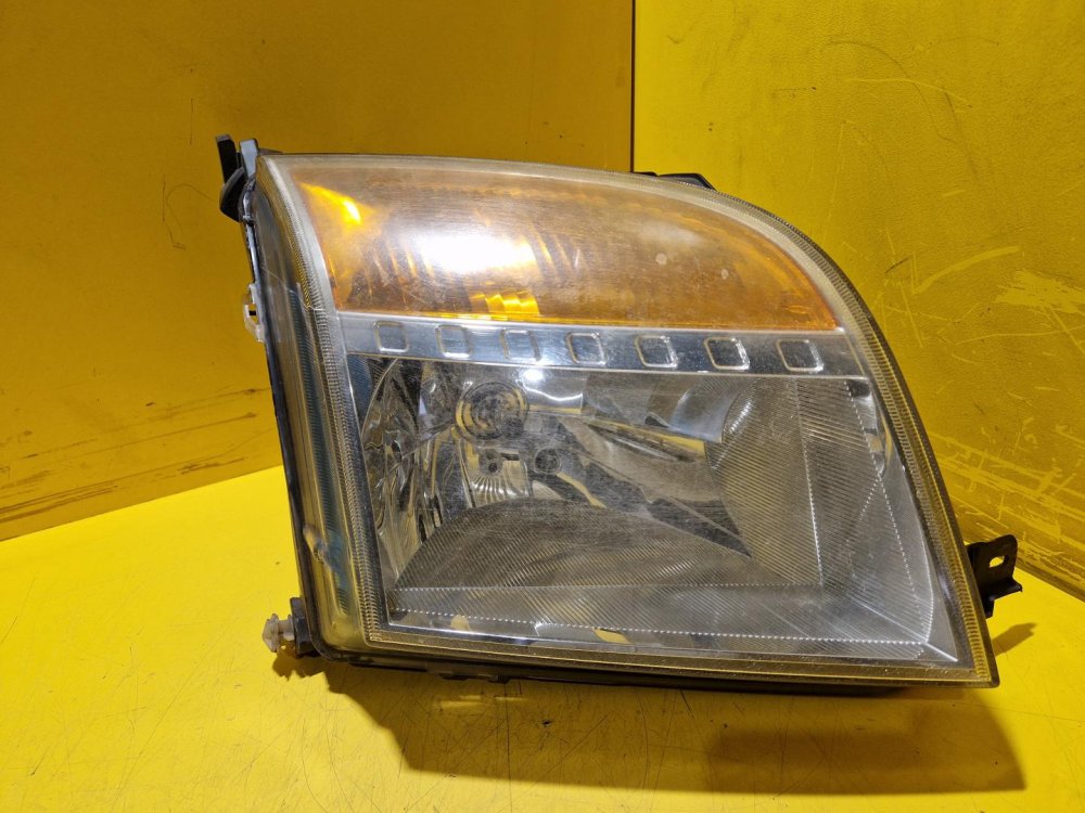 PRAVÉ PŘEDNÍ SVĚTLO FORD FUSION - 19892