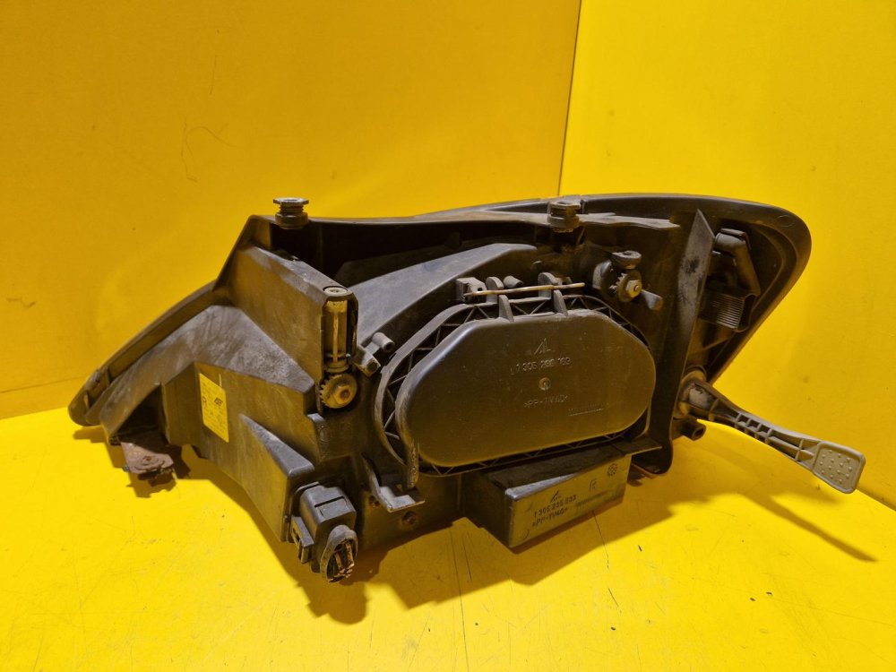 PRAVÉ PŘEDNÍ SVĚTLO FORD GALAXY I (WGR), FACELIFT - 18946