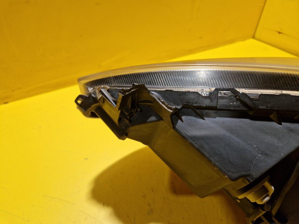 PRAVÉ PŘEDNÍ SVĚTLO MAZDA 2 II (DE, DH) - 19078