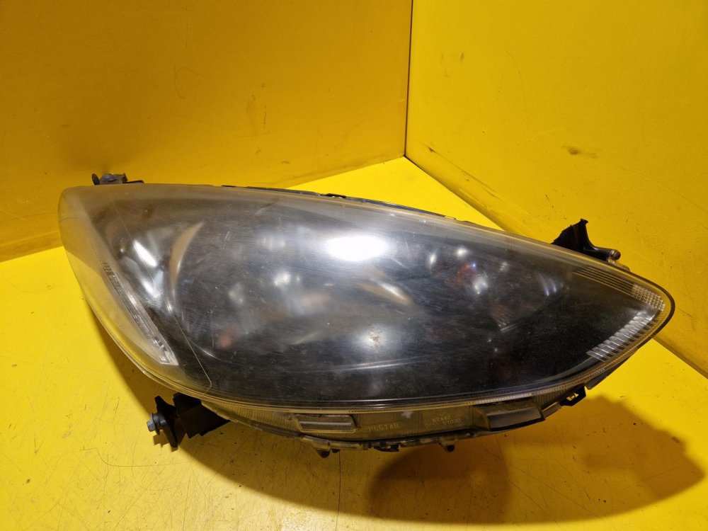 PRAVÉ PŘEDNÍ SVĚTLO MAZDA 2 II (DE, DH) - 19078