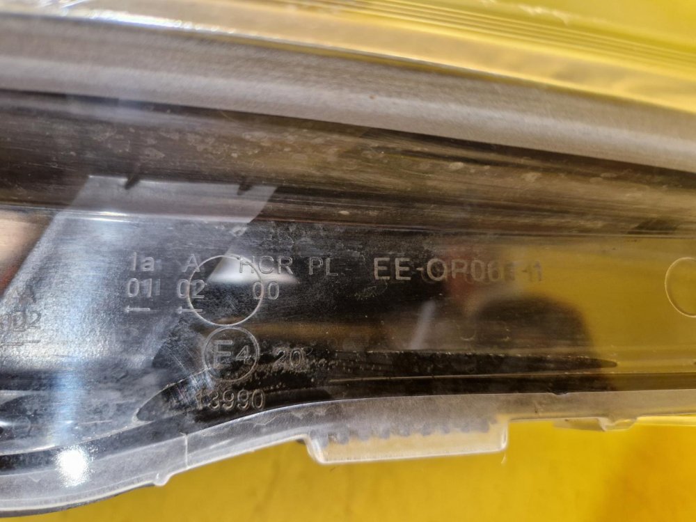 PRAVÉ PŘEDNÍ SVĚTLO OPEL ASTRA H - 20140 PRAVÉ PŘEDNÍ SVĚTLO OPEL ASTRA H - 20140