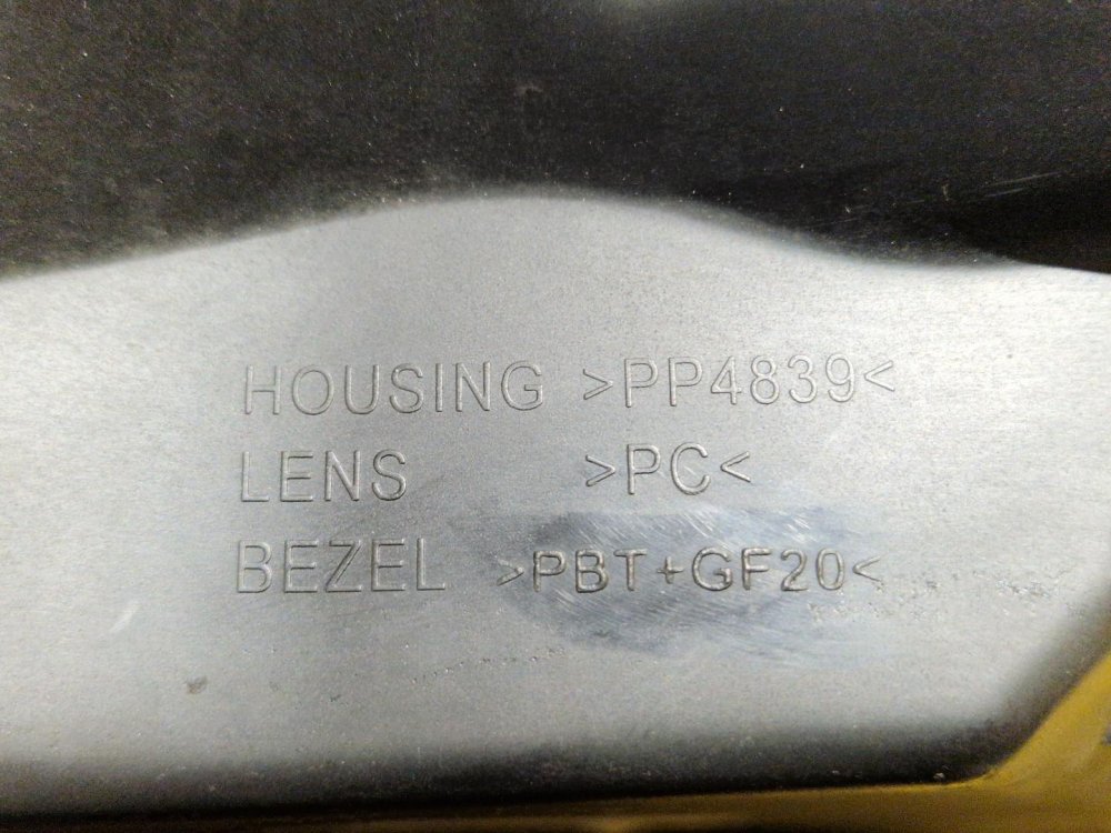 PRAVÉ PŘEDNÍ SVĚTLO OPEL ASTRA H - 20140 PRAVÉ PŘEDNÍ SVĚTLO OPEL ASTRA H - 20140