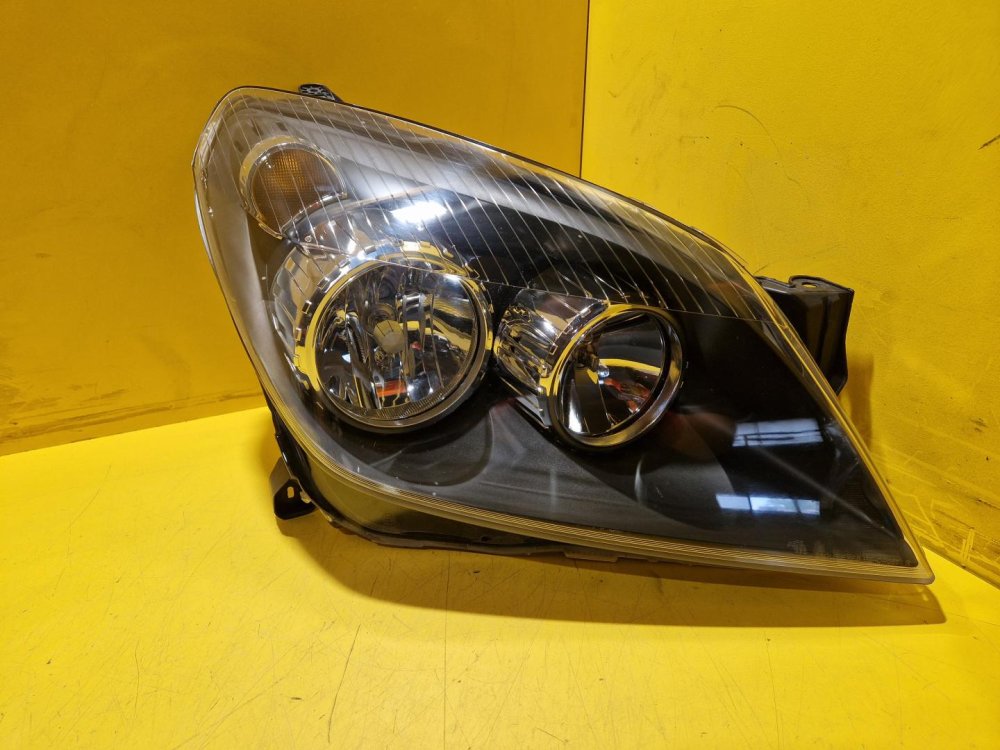 PRAVÉ PŘEDNÍ SVĚTLO OPEL ASTRA H - 20140 PRAVÉ PŘEDNÍ SVĚTLO OPEL ASTRA H - 20140