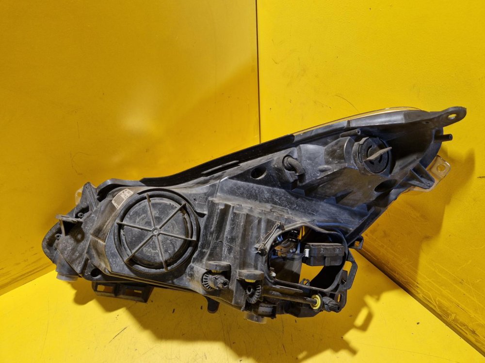 PRAVÉ PŘEDNÍ SVĚTLO OPEL CORSA D - 20074 PRAVÉ PŘEDNÍ SVĚTLO OPEL CORSA D - 20074