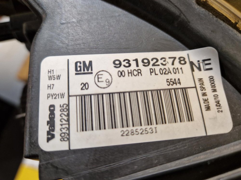 PRAVÉ PŘEDNÍ SVĚTLO OPEL VECTRA C / SIGNUM , FACELIFT - 20141