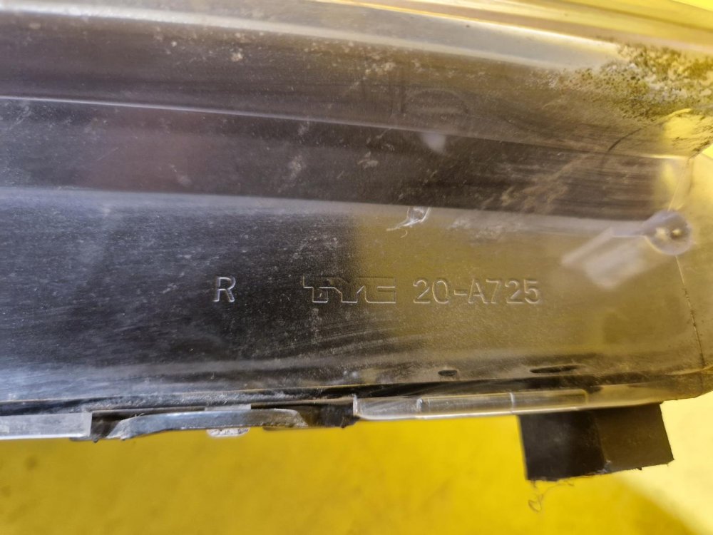 PRAVÉ PŘEDNÍ SVĚTLO OPEL ZAFIRA B - 18854 PRAVÉ PŘEDNÍ SVĚTLO OPEL ZAFIRA B - 18854