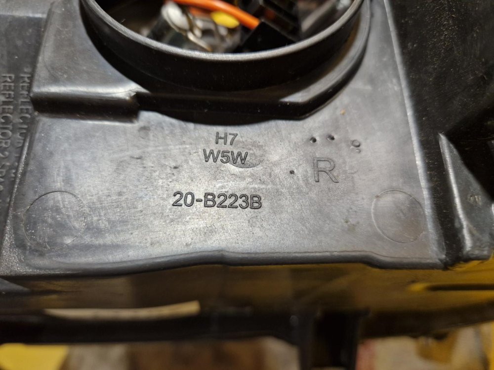 PRAVÉ PŘEDNÍ SVĚTLO PEUGEOT 307, FACELIFT - 20117 PRAVÉ PŘEDNÍ SVĚTLO PEUGEOT 307, FACELIFT - 20117