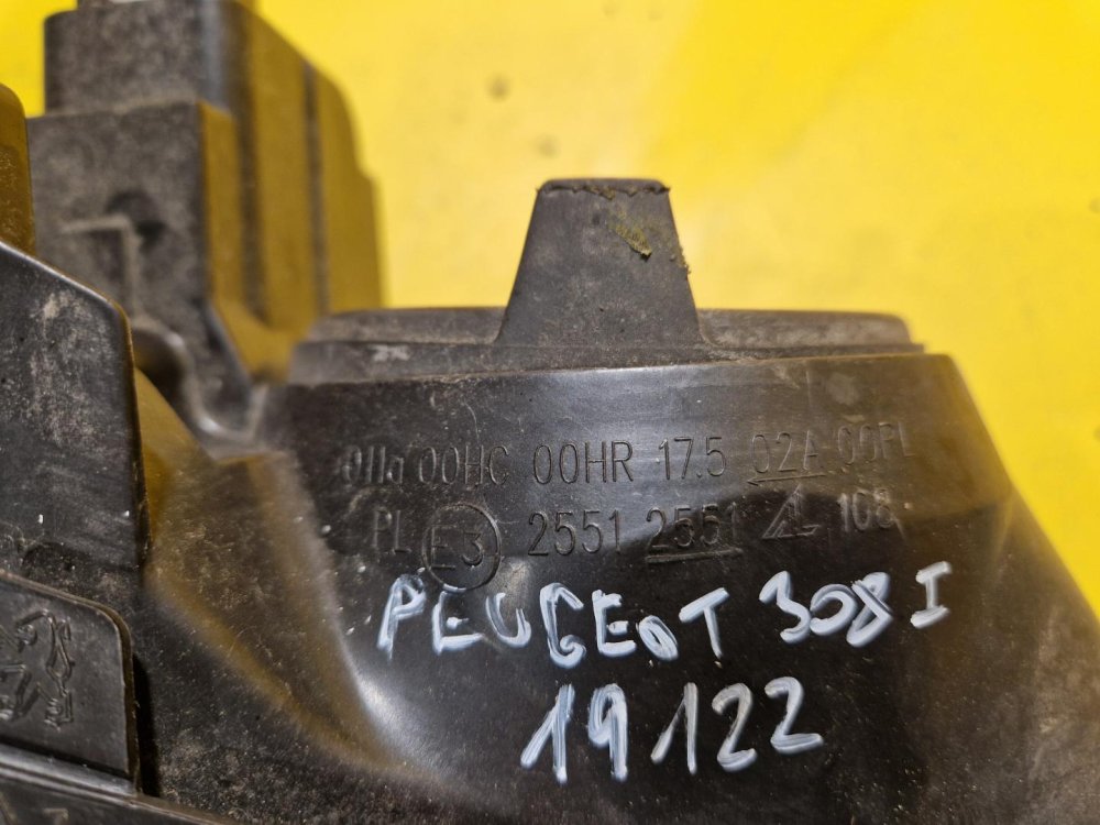 PRAVÉ PŘEDNÍ SVĚTLO PEUGEOT 308 I - 19811 PRAVÉ PŘEDNÍ SVĚTLO PEUGEOT 308 I - 19811