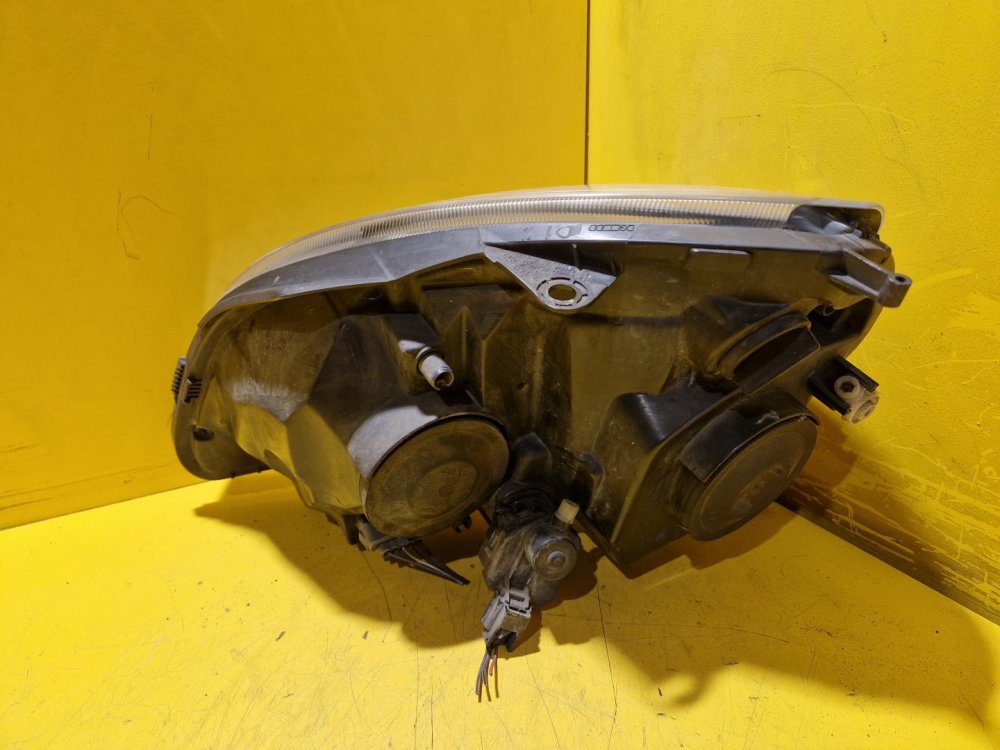 PRAVÉ PŘEDNÍ SVĚTLO RENAULT CLIO II / THALIA I FACELIFT ČERNÉ - 20267