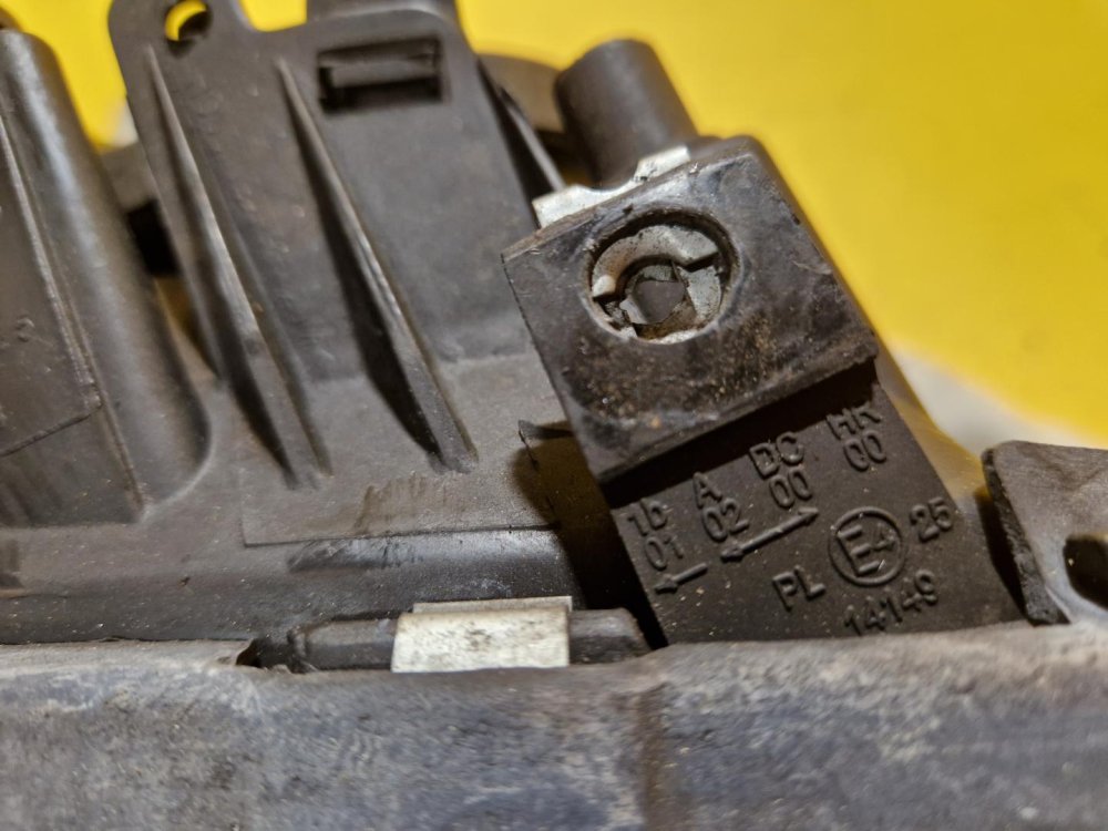 PRAVÉ PŘEDNÍ SVĚTLO ŠKODA FABIA I, FACELIFT- 19992 PRAVÉ PŘEDNÍ SVĚTLO ŠKODA FABIA I, FACELIFT- 19992