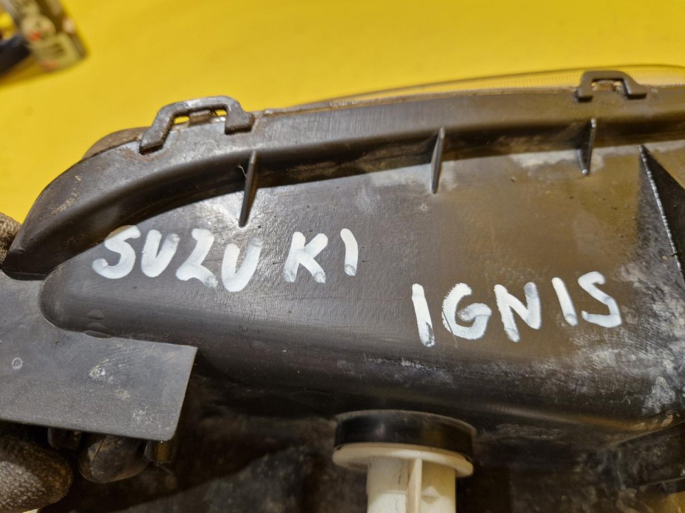 PRAVÉ PŘEDNÍ SVĚTLO SUZUKI IGNIS II - 19990 PRAVÉ PŘEDNÍ SVĚTLO SUZUKI IGNIS II - 19990