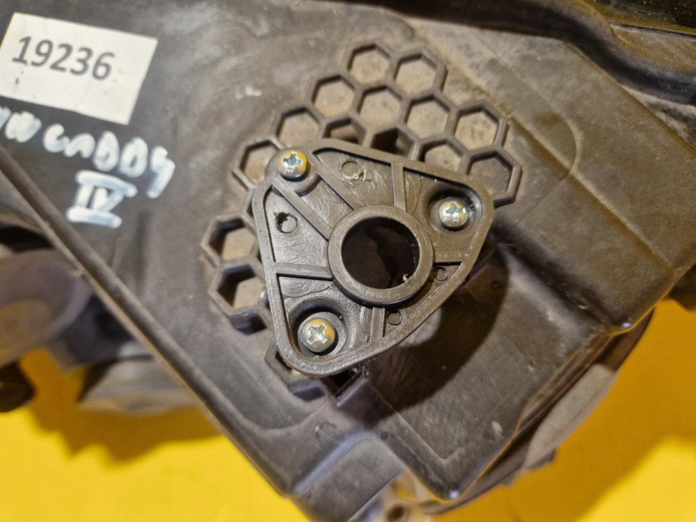 PRAVÉ PŘEDNÍ SVĚTLO VW CADDY IV - 19236 PRAVÉ PŘEDNÍ SVĚTLO VW CADDY IV - 19236