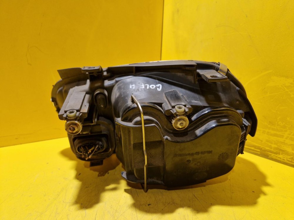 PRAVÉ PŘEDNÍ SVĚTLO VW GOLF IV , BEZ MLHOVKY - 20549