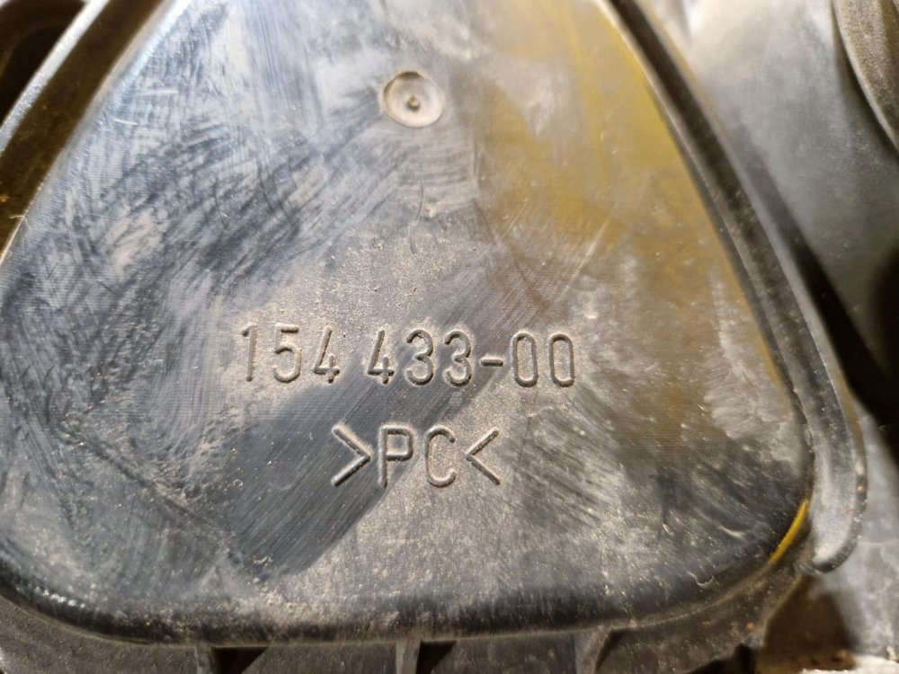 PRAVÉ PŘEDNÍ SVĚTLO VW PASSAT B5.5 - 20550 PRAVÉ PŘEDNÍ SVĚTLO VW PASSAT B5.5 - 20550