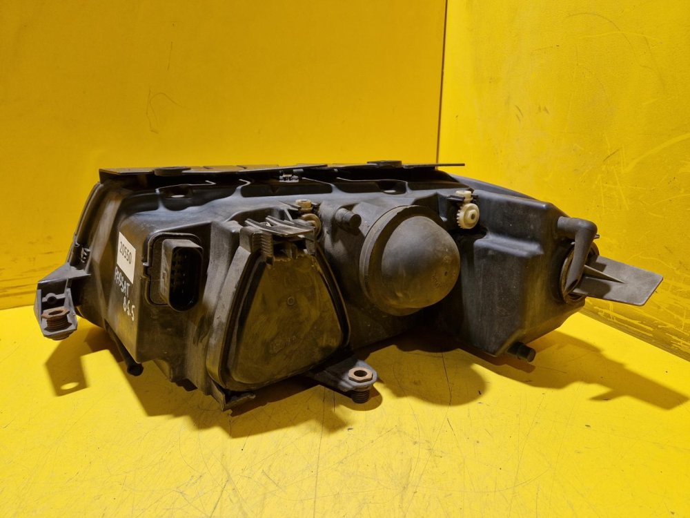 PRAVÉ PŘEDNÍ SVĚTLO VW PASSAT B5.5 - 20550 PRAVÉ PŘEDNÍ SVĚTLO VW PASSAT B5.5 - 20550