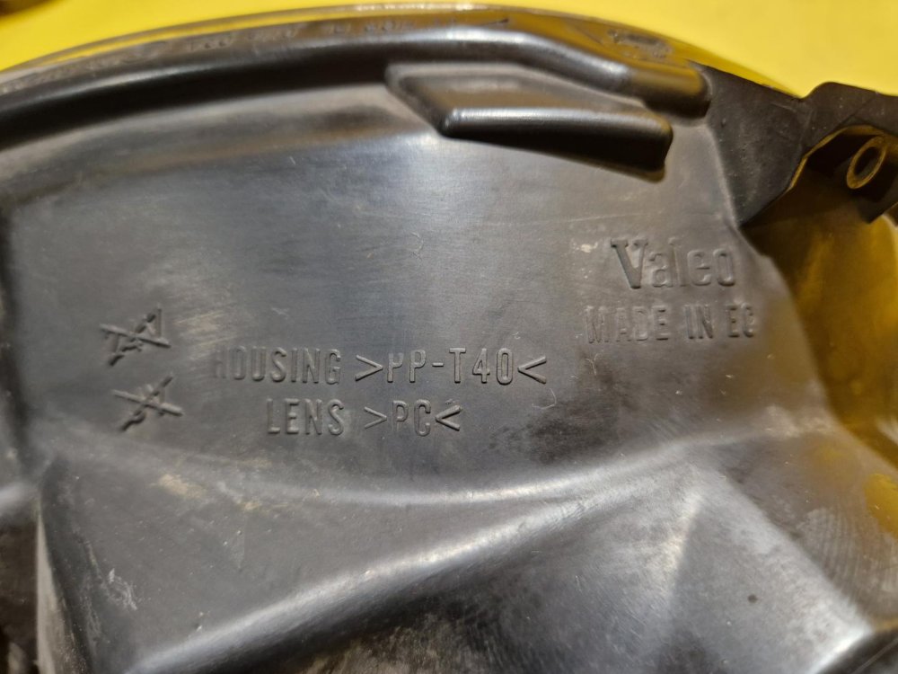 PRAVÉ PŘEDNÍ SVĚTLO VW POLO IV (9N_, 9A_) - 20850