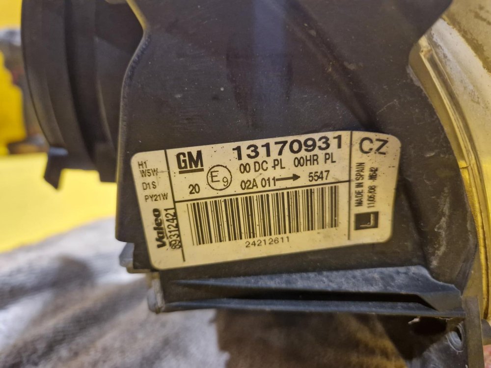 PRAVÉ PŘEDNÍ SVĚTLO XENON OPEL VECTRA C / SIGNUM , FACELIFT, ČERNÉ - 20947 PRAVÉ PŘEDNÍ SVĚTLO XENON OPEL VECTRA C / SIGNUM , FACELIFT, ČERNÉ - 20947