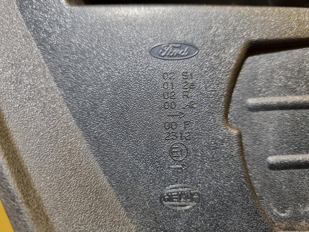 PRAVÉ ZADNÍ SVĚTLO FORD C-MAX I (DM2) - 17662