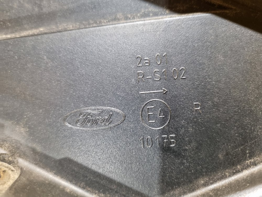 PRAVÉ ZADNÍ SVĚTLO FORD FOCUS II (MK2) HATCHBACK - 17820