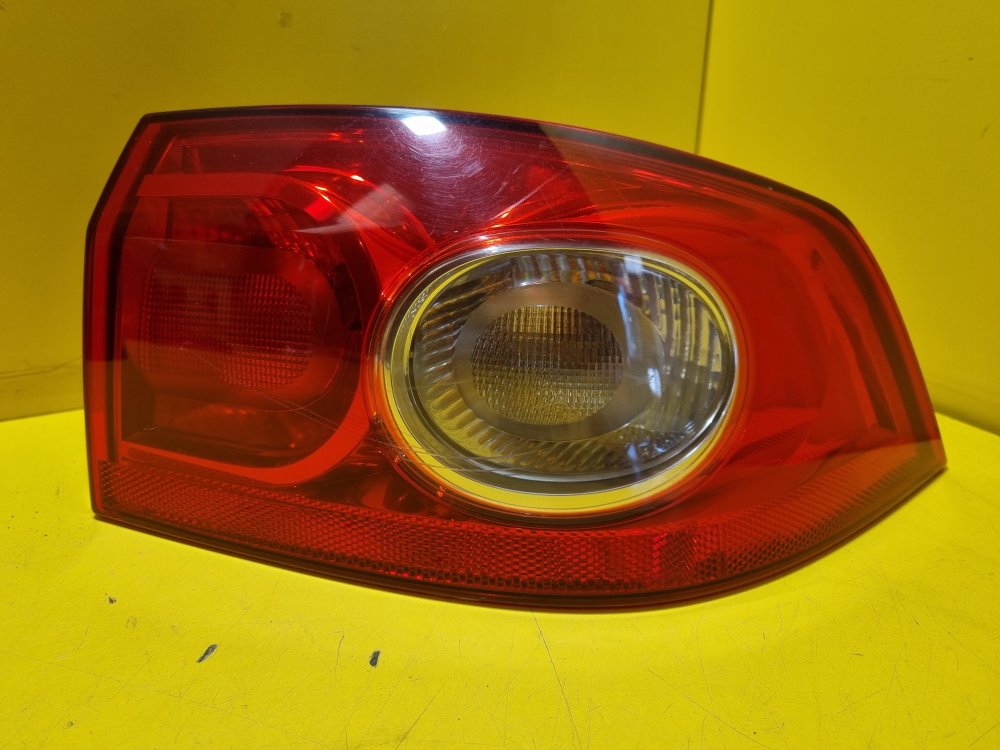 PRAVÉ ZADNÍ SVĚTLO RENAULT LAGUNA II,FACELIFT, HATCHBACK, VNĚJŠÍ - 17917