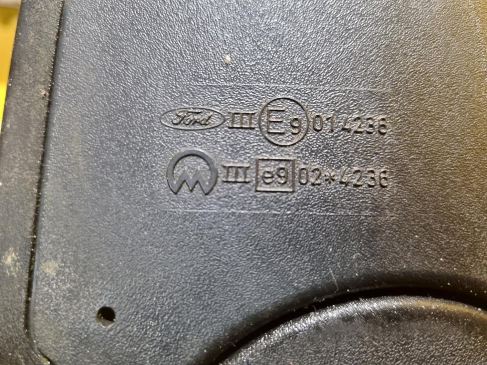 PRAVÉ ZRCÁTKO FORD MONDEO III (MK3) FACELIFT , STŘÍBRNÉ, ELEKTRICKÉ - 16728 PRAVÉ ZRCÁTKO FORD MONDEO III (MK3) FACELIFT , STŘÍBRNÉ, ELEKTRICKÉ - 16728