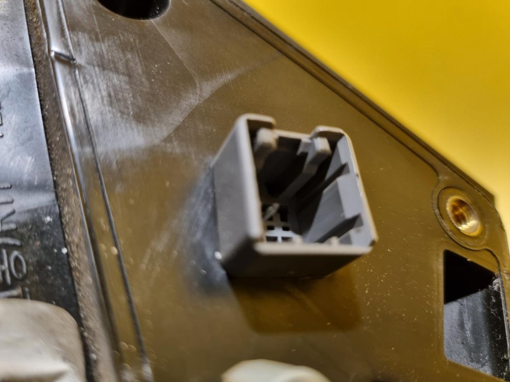 PRAVÉ ZRCÁTKO KIA CEED / PRO CEED , STŘÍBRNÉ, ELEKTRICKÉ - 16828 PRAVÉ ZRCÁTKO KIA CEED / PRO CEED , STŘÍBRNÉ, ELEKTRICKÉ - 16828