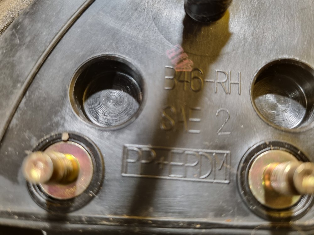 PRAVÉ ZRCÁTKO NISSAN X-TRAIL I ( T30 ) , ČERNÉ, ELEKTRICKY SKLOPNÉ - 17919 PRAVÉ ZRCÁTKO NISSAN X-TRAIL I ( T30 ) , ČERNÉ, ELEKTRICKY SKLOPNÉ - 17919