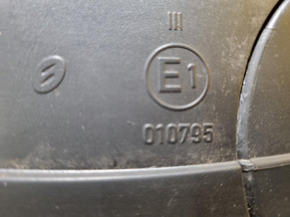 PRAVÉ ZRCÁTKO OPEL ASTRA H , ČERNÉ NELAKOVANÉ, ELEKTRICKÉ - 17066