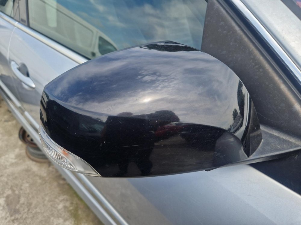 PRAVÉ ZRCÁTKO RENAULT LAGUNA III GT , ČERNÉ, SKLOPNÉ, 10 PINŮ - 19004