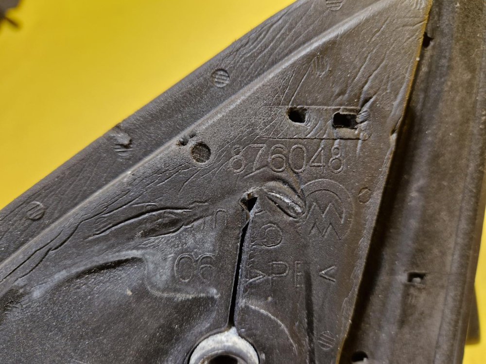 PRAVÉ ZRCÁTKO SEAT IBIZA III (6L1), CORDOBA II (6L2) , ČERNÉ, MECHANICKÉ- 19605 PRAVÉ ZRCÁTKO SEAT IBIZA III (6L1), CORDOBA II (6L2) , ČERNÉ, MECHANICKÉ- 19605